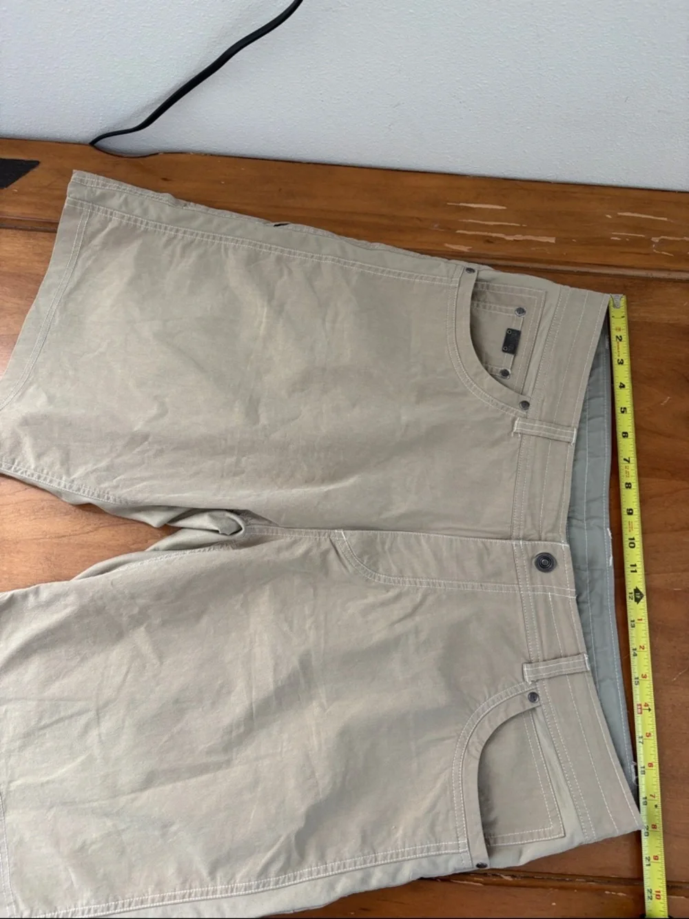 Kuhl Men's Light Beige Cargo Shorts Size 40